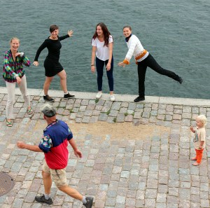 NU! Blekinge Dansfestival 2013, för alla åldrar säger Emma Nordanfors, Anna Johansson, Rebecca Yates och Emelie Trossö.