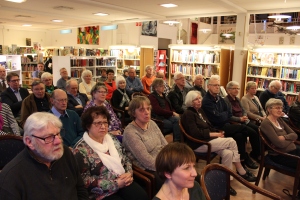 Margareta Skantze lockade en stor publik till biblioteket i Olofström.