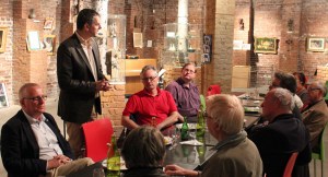 Jasenko Selimovic, gäst vid Folkpartiet Karlskronas lunchmöte. Foto: Ingemar Lönnbom. Fritt för användande.