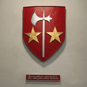 Listers härads vapen finns upphängt i Mjällby kyrka.